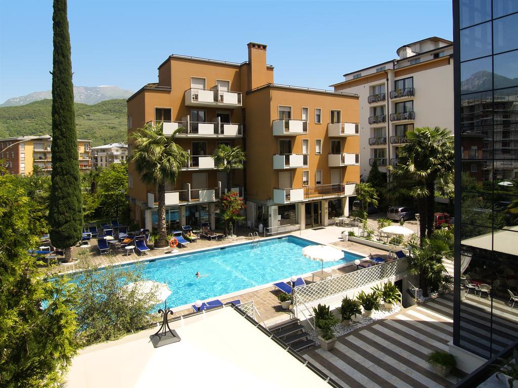 Hotel La Perla Рива дел Гарда Екстериор снимка