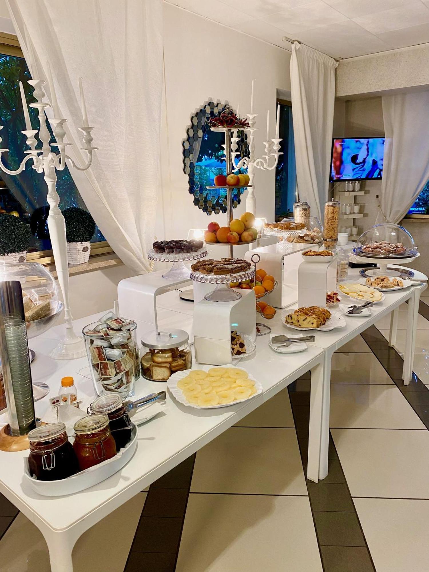 Hotel La Perla Рива дел Гарда Екстериор снимка